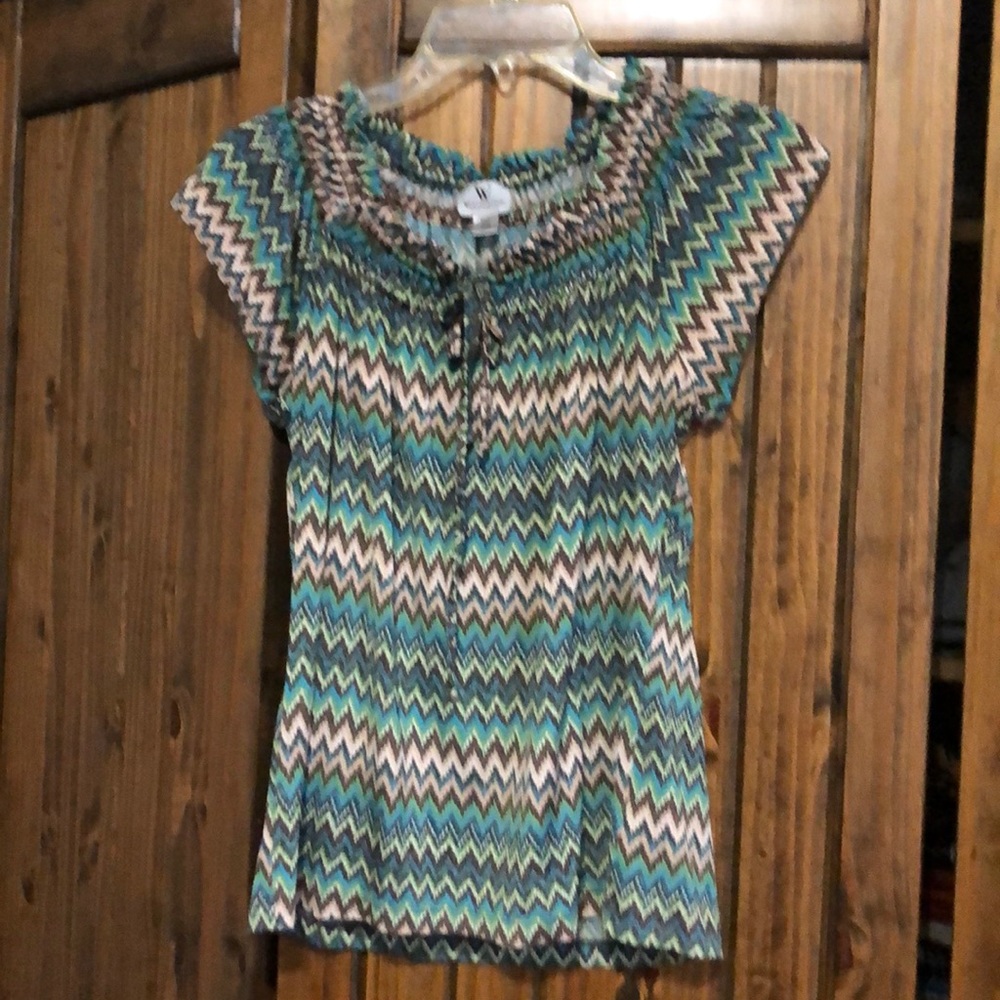 Short sleeve women’s blouse